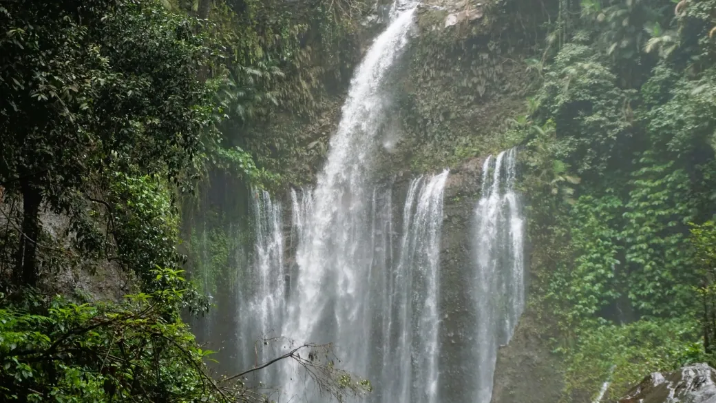 Keindahan Air Terjun Tiu Kelep di Desa Senaru – Itinerary Hari 3 Paket Tour Lombok 5H4M B